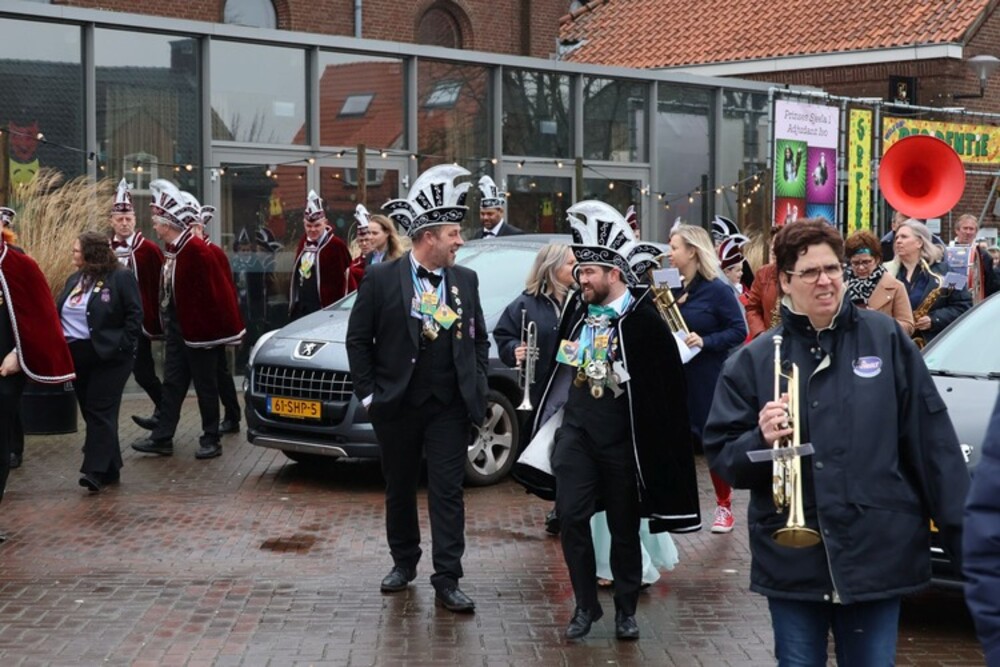 2024-02-04 Hijsen van de vlag
